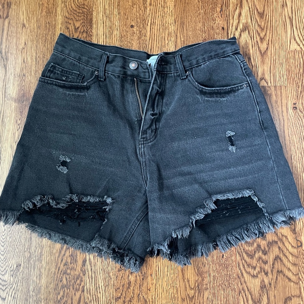 Ladies Forever 21 Black Denim Jeans Shorts Size 27 Ripped Distressed